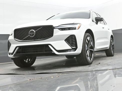 New 2026 Volvo XC60 B5 Plus w/ Protection Package Premier image 24