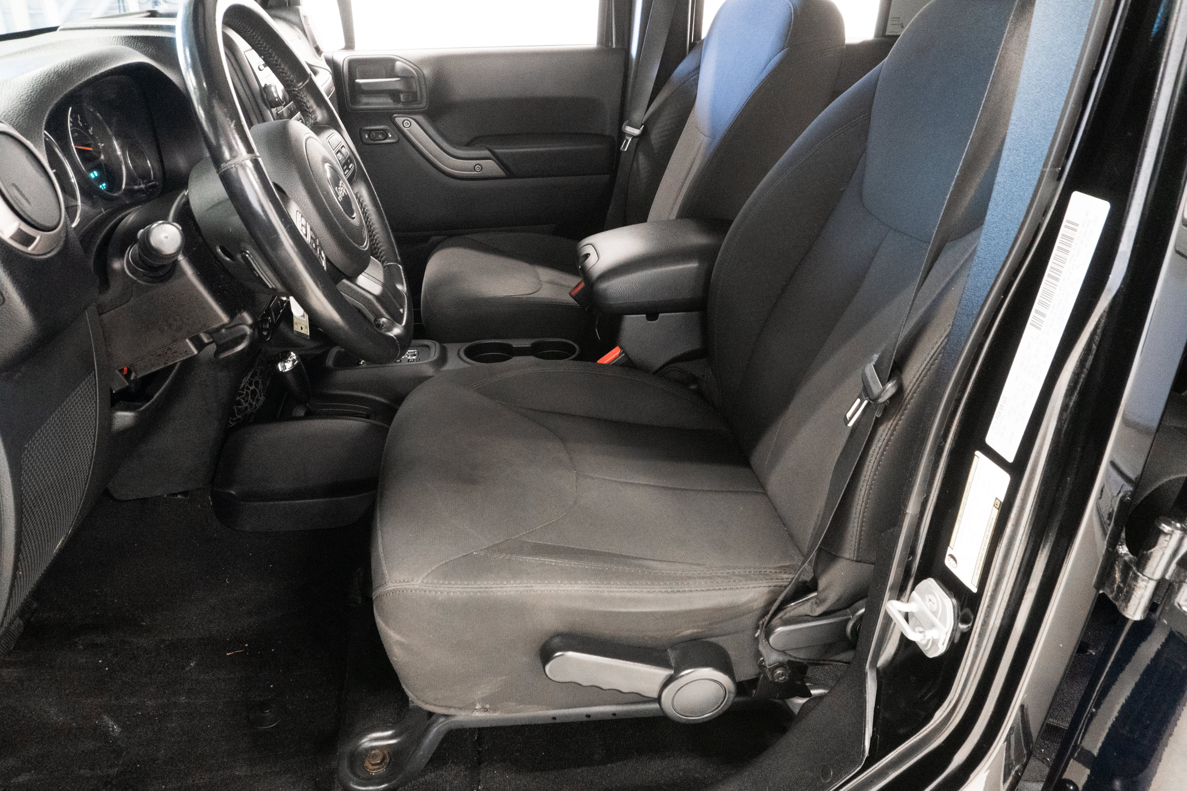 Used 2015 Jeep Wrangler Unlimited Sport w/ Quick Order Package 24S AWD/4WD image 8