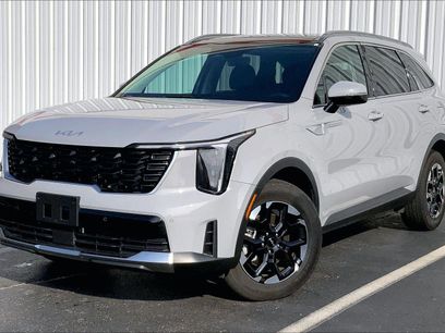 Used 2024 Kia Sorento S w/ Panoramic Sunroof Package