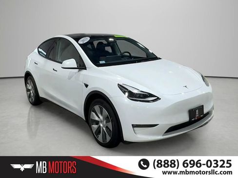 Used 2023 Tesla Model Y Long Range AWD/4WD image 3