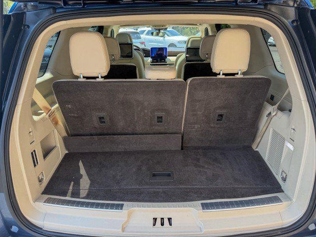 Used 2019 Lincoln Navigator Reserve AWD/4WD image 25