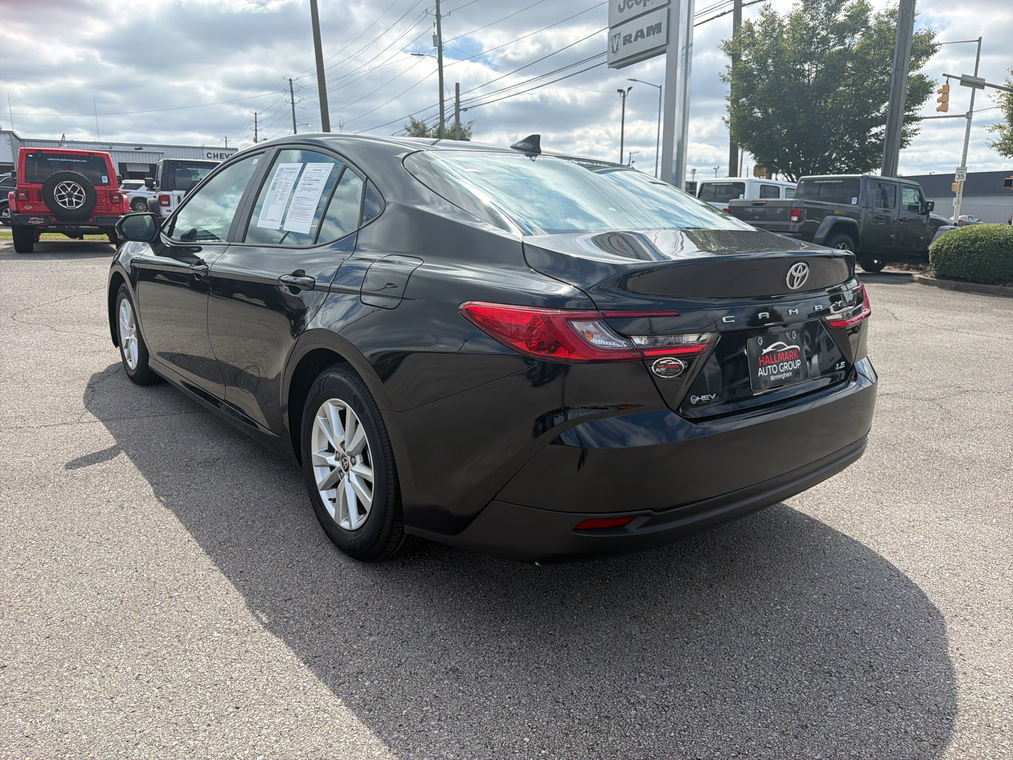Used 2025 Toyota Camry LE FWD image 9