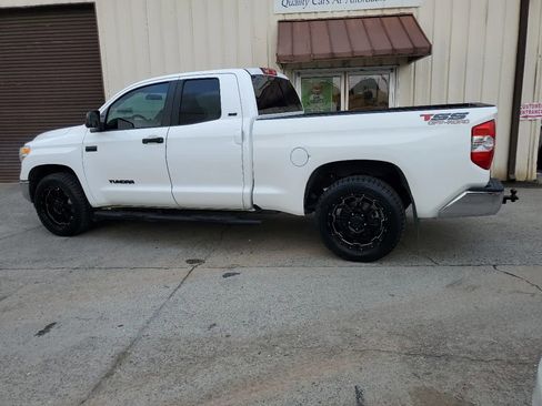 Used 2016 Toyota Tundra SR5 image 7