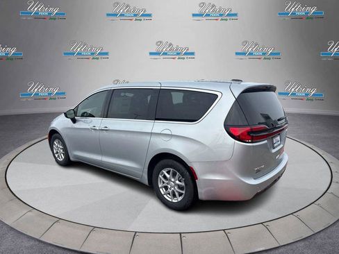 New 2026 Chrysler Pacifica Select FWD image 5