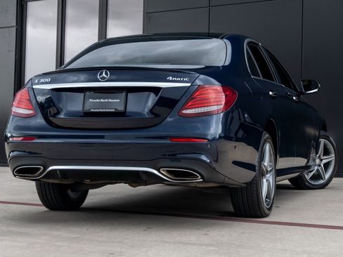 Used 2017 Mercedes-Benz E 300 4MATIC image 8