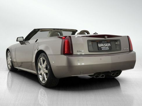 Used 2005 Cadillac XLR image 11