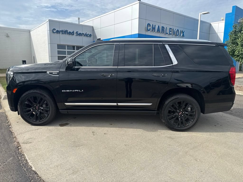 Used 2021 GMC Yukon Denali w/ Denali Premium Package AWD/4WD image 8