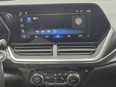 Certified 2024 Chevrolet Trax RS w/ Sunroof Package image 17