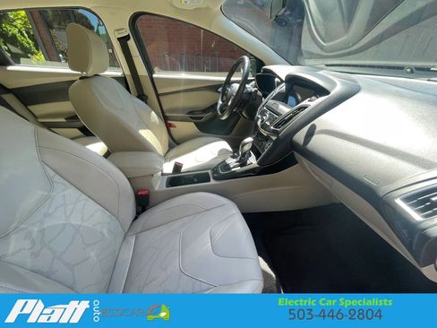 Used 2018 Ford Focus Electric Hatchback FWD image 45