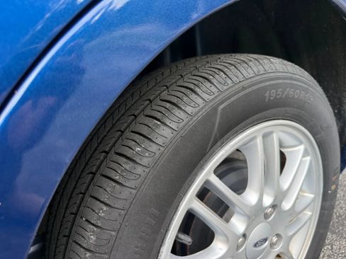 Used 2009 Ford Focus SE FWD image 23