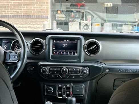 Used 2022 Jeep Wrangler Unlimited Sport AWD/4WD image 19