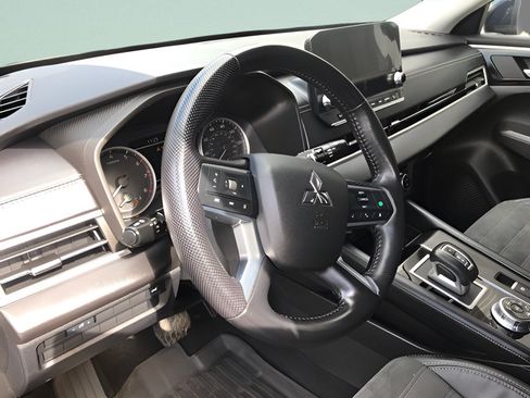 Used 2022 Mitsubishi Outlander SE AWD/4WD image 18