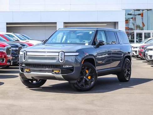 Used 2023 Rivian R1S Launch Edition AWD/4WD image 1