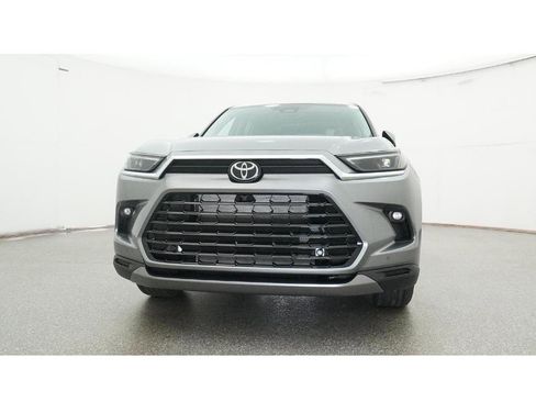New 2026 Toyota Grand Highlander Limited image 31