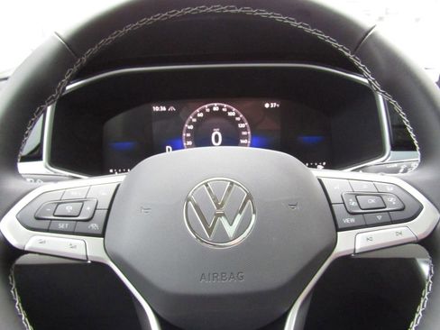 New 2026 Volkswagen Taos SE AWD/4WD image 17