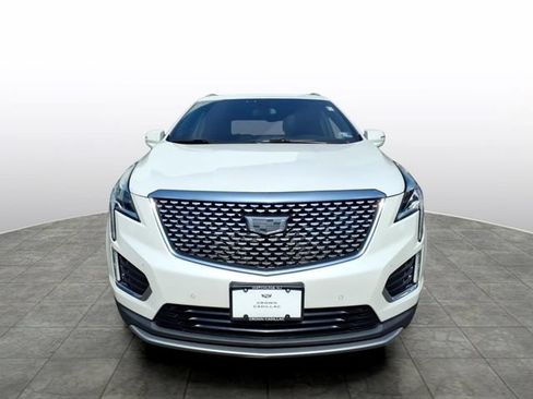 Used 2020 Cadillac XT5 Premium Luxury FWD image 2