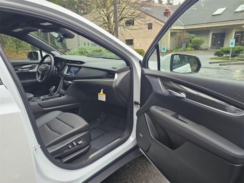 New 2026 Cadillac XT5 Sportv image 12