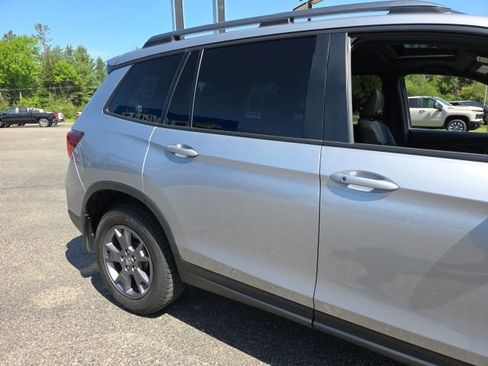 Used 2024 Honda Passport TrailSport image 11