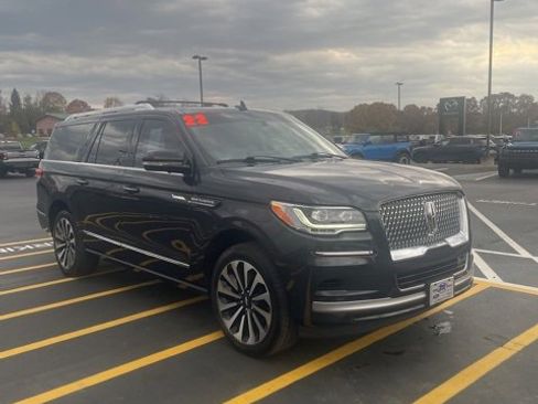 Used 2022 Lincoln Navigator L Reserve image 3