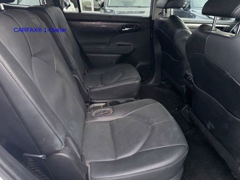 Used 2022 Toyota Highlander Limited image 6