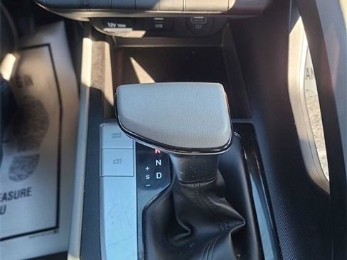 Used 2023 Hyundai Elantra SEL image 27