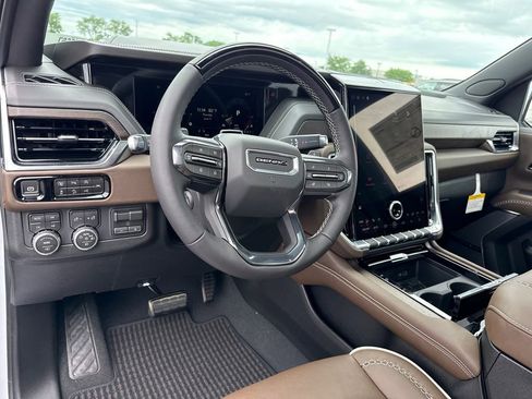 New 2026 GMC Yukon Denali Ultimate AWD/4WD image 18