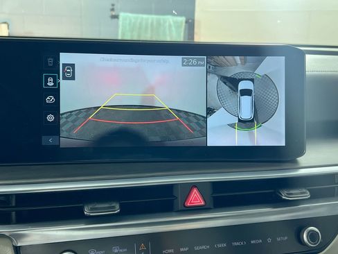 Certified 2025 Kia Sorento SX image 29