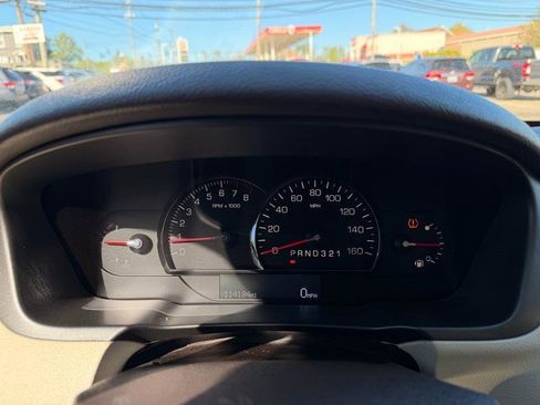 Used 2009 Cadillac DTS Luxury I w/ Sun And Navigation Package image 13