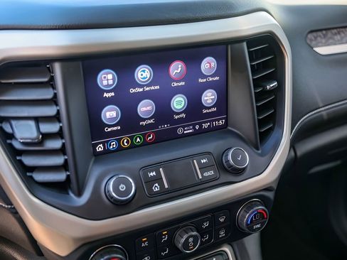 Used 2022 GMC Acadia Denali w/ Denali Ultimate Package image 16