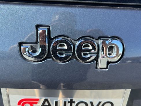 Used 2020 Jeep Cherokee Limited AWD/4WD image 10