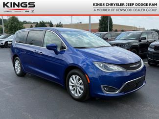 Used 2019 Chrysler Pacifica Touring Plus w/ Advanced Safetytec Group FWD video 1