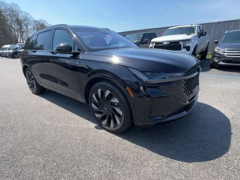 Used 2024 Lincoln Nautilus Reserve w/ Equipment Group 202A AWD/4WD image 13