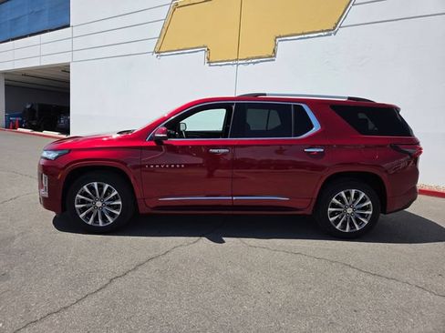 Certified 2023 Chevrolet Traverse Premier w/ LPO, Cargo Package FWD image 3