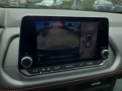 Certified 2025 Nissan Rogue SV AWD/4WD image 23