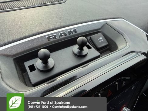 Used 2019 RAM 2500 Laramie w/ Black Appearance Package image 33