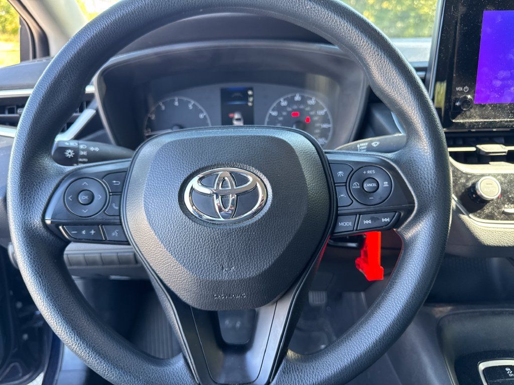 Used 2024 Toyota Corolla LE FWD image 21