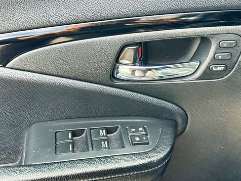 Used 2016 Honda Pilot Touring image 21