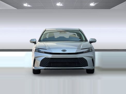 Used 2025 Toyota Camry LE w/ Convenience Package FWD image 6