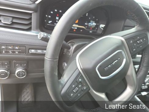 Used 2024 GMC Yukon Denali image 11