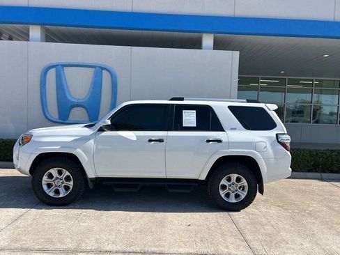 Used 2019 Toyota 4Runner SR5 image 5