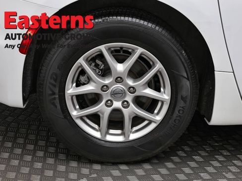 Used 2024 Chrysler Pacifica Touring-L FWD image 31