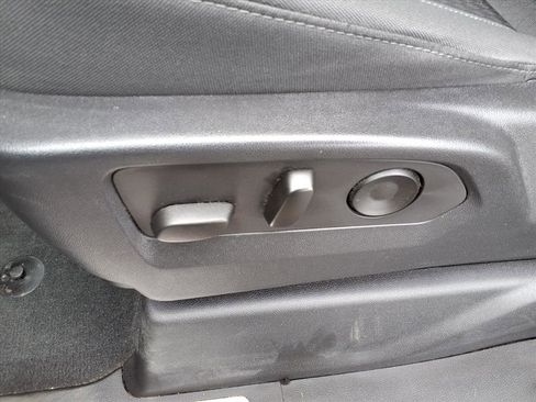 Used 2023 Chevrolet Silverado 1500 LT image 4