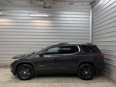 Used 2019 GMC Acadia SLT image 8