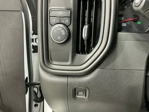 Used 2023 Chevrolet Silverado 1500 Custom image 13