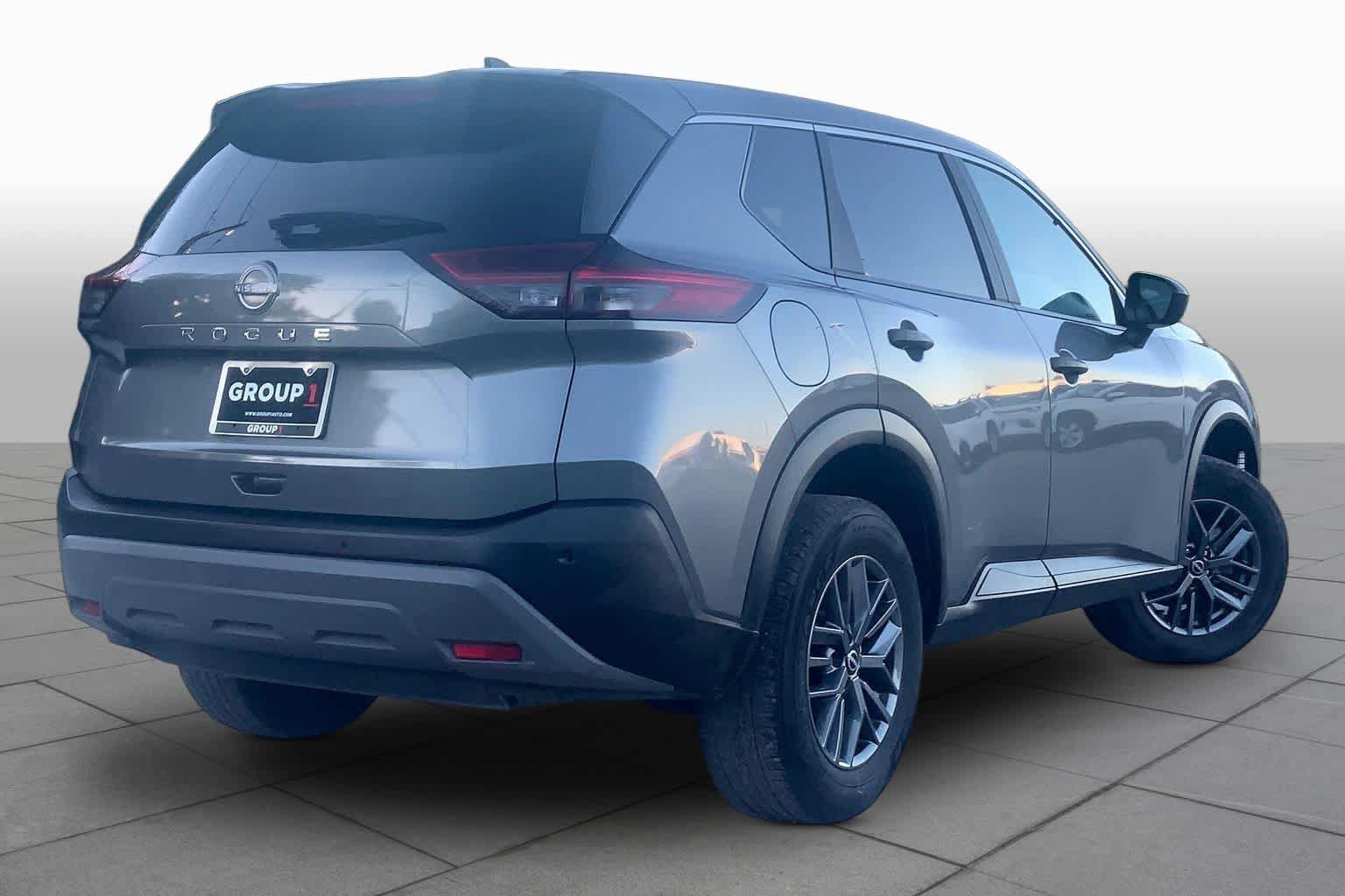 Used 2023 Nissan Rogue S FWD image 13