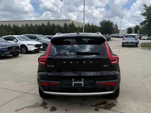 Used 2025 Volvo XC40 B5 Core AWD/4WD image 6