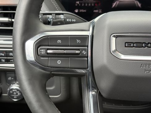 Used 2025 GMC Yukon XL Denali AWD/4WD image 19