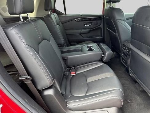 Certified 2025 Honda Pilot Touring image 19