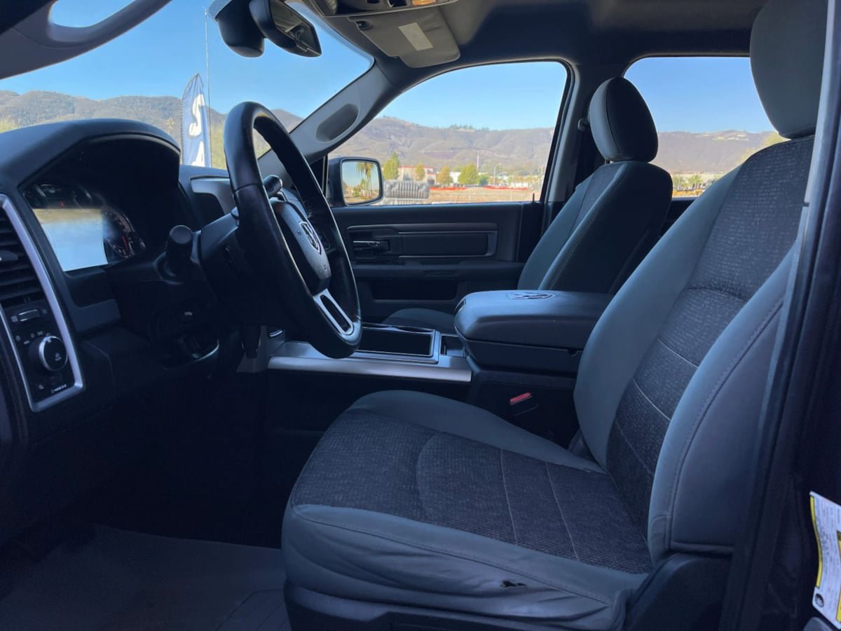 Used 2014 RAM 2500 SLT w/ Luxury Group AWD/4WD image 19