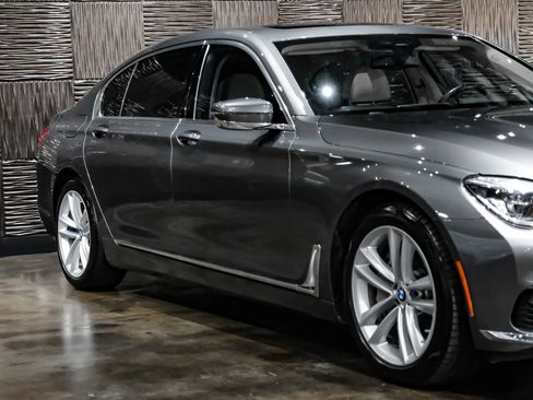 Used 2018 BMW 750i xDrive AWD/4WD image 6